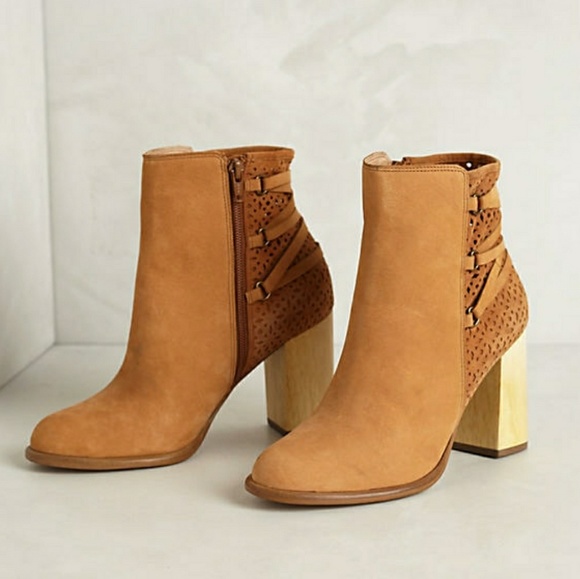 Anthropologie Shoes - ANTHROPOLOGIE tan lazer cut cottage bootie